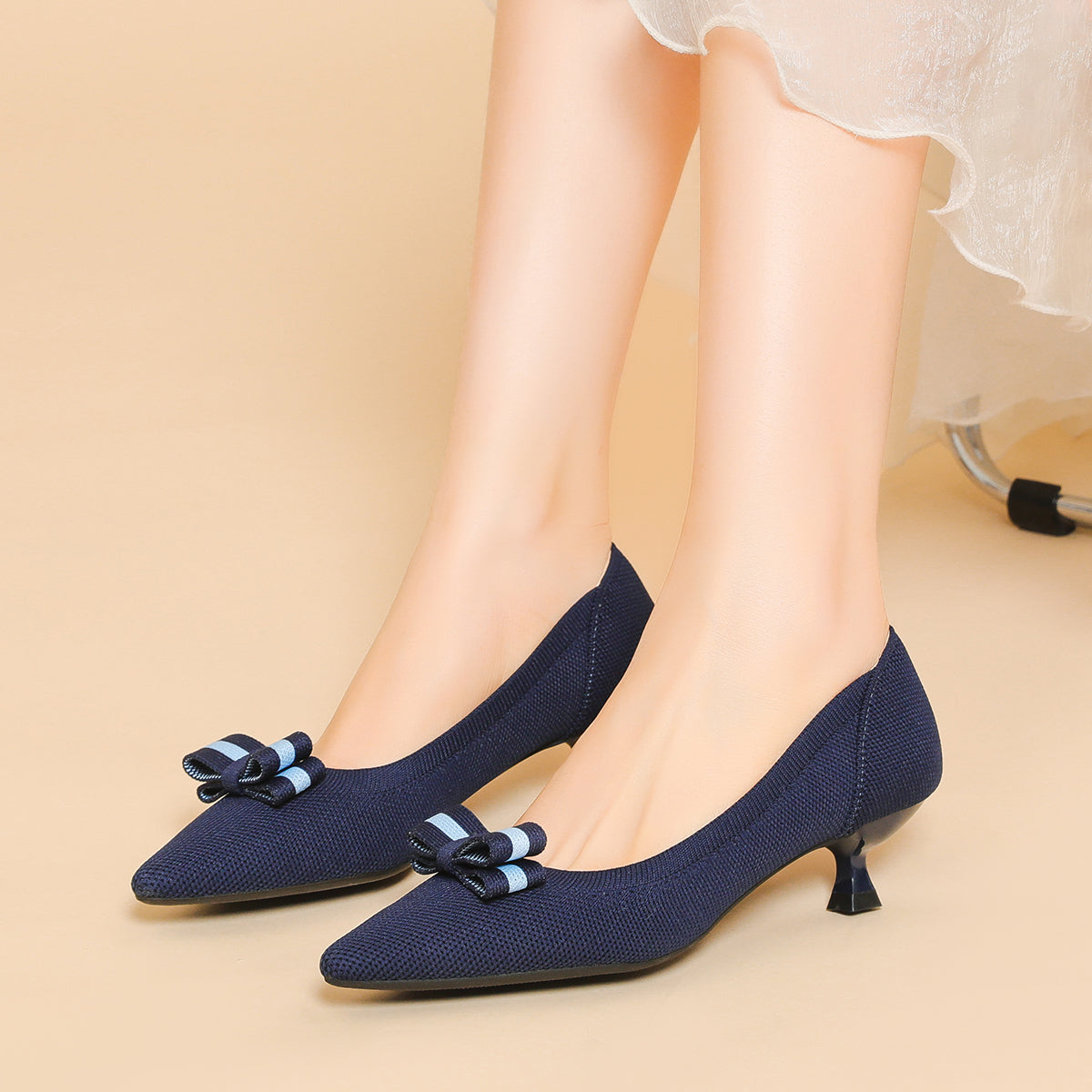 リボン付き 4cmキトゥンヒール パンプス
