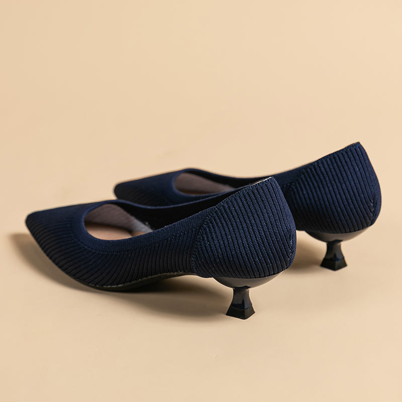 尖ったトゥの浅口プリンセスパンプス・ミドルハイヒール