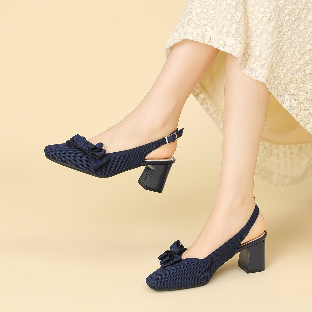 スクエアトゥ 蝶結び付き 太ヒール サンダル レディース