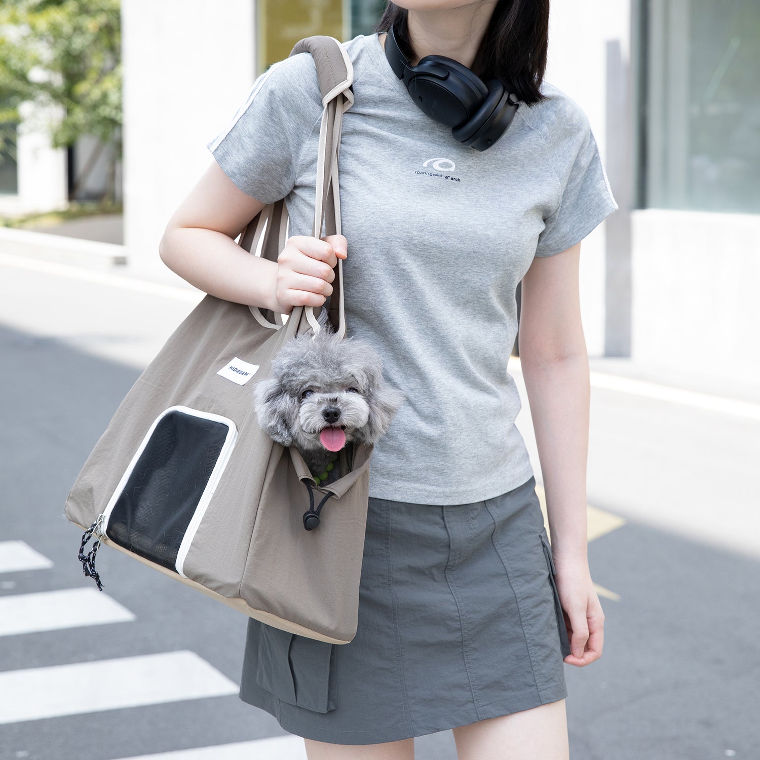 軽量ペットショルダーキャリーバッグ|通気メッシュ・防水仕様・小型犬猫対応