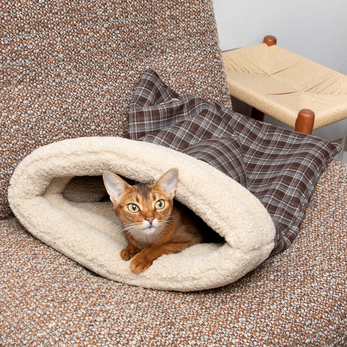猫用寝袋|裏起毛・厚手・半密閉型・包み込むあったかベッド