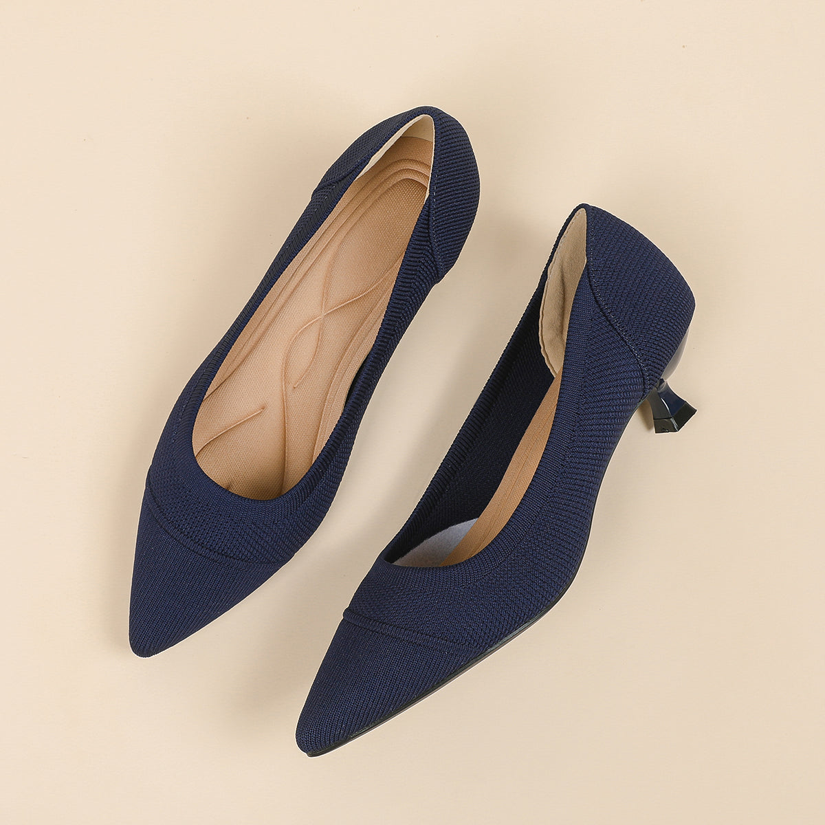 ポインテッドトゥ 浅口 4cmキトゥンヒール パンプス