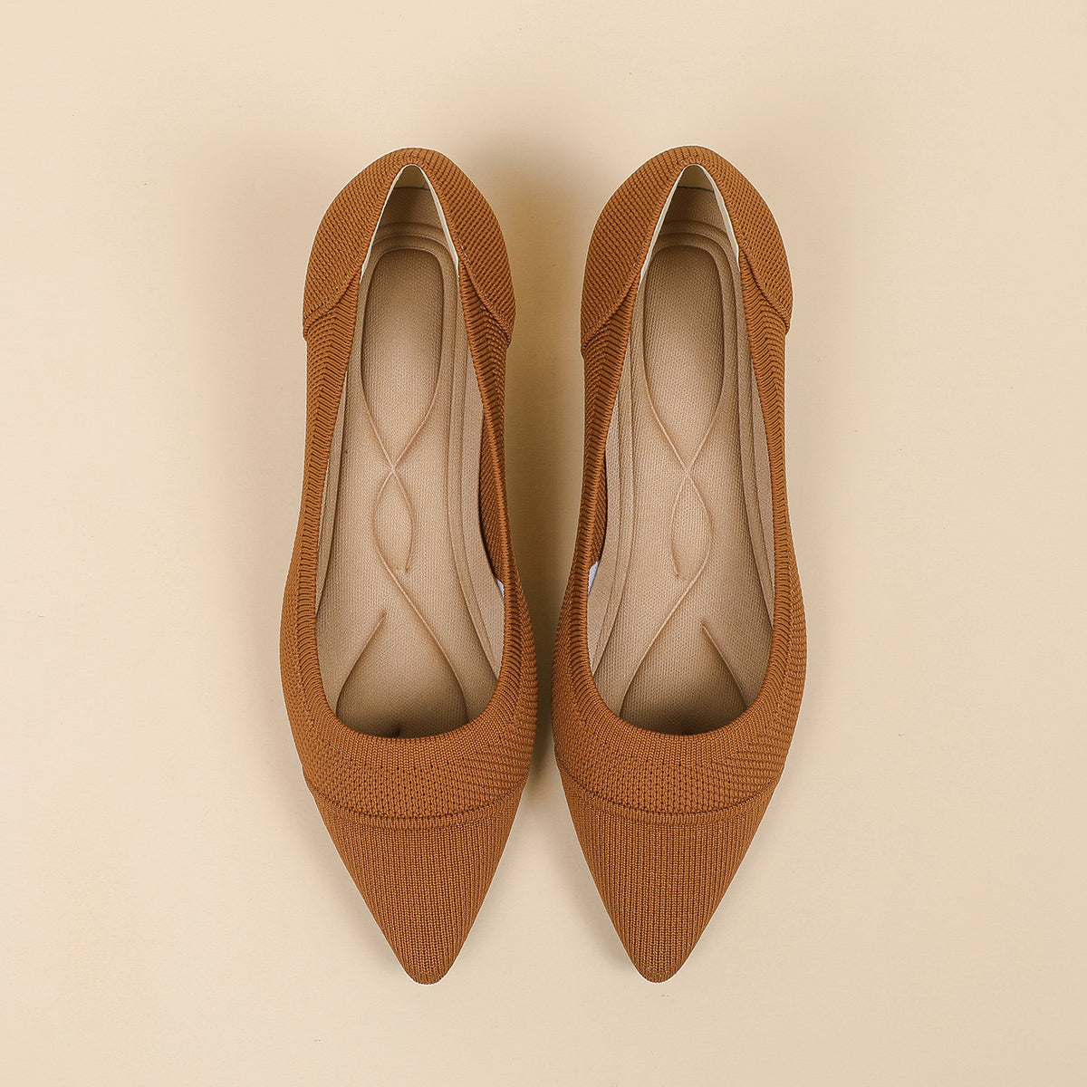 ポインテッドトゥ 浅口 4cmキトゥンヒール パンプス