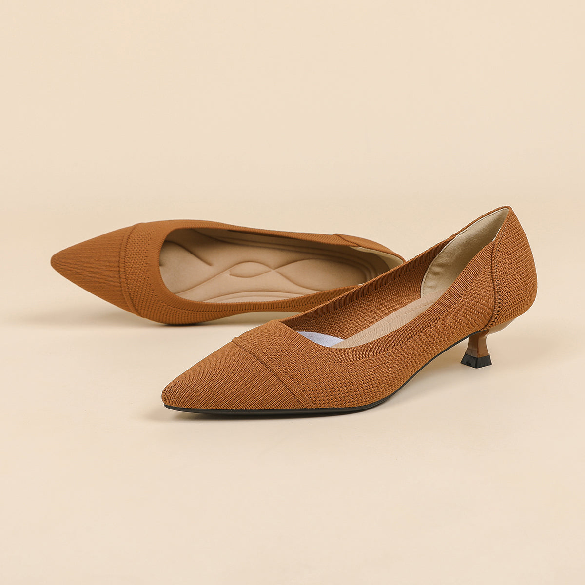 ポインテッドトゥ 浅口 4cmキトゥンヒール パンプス