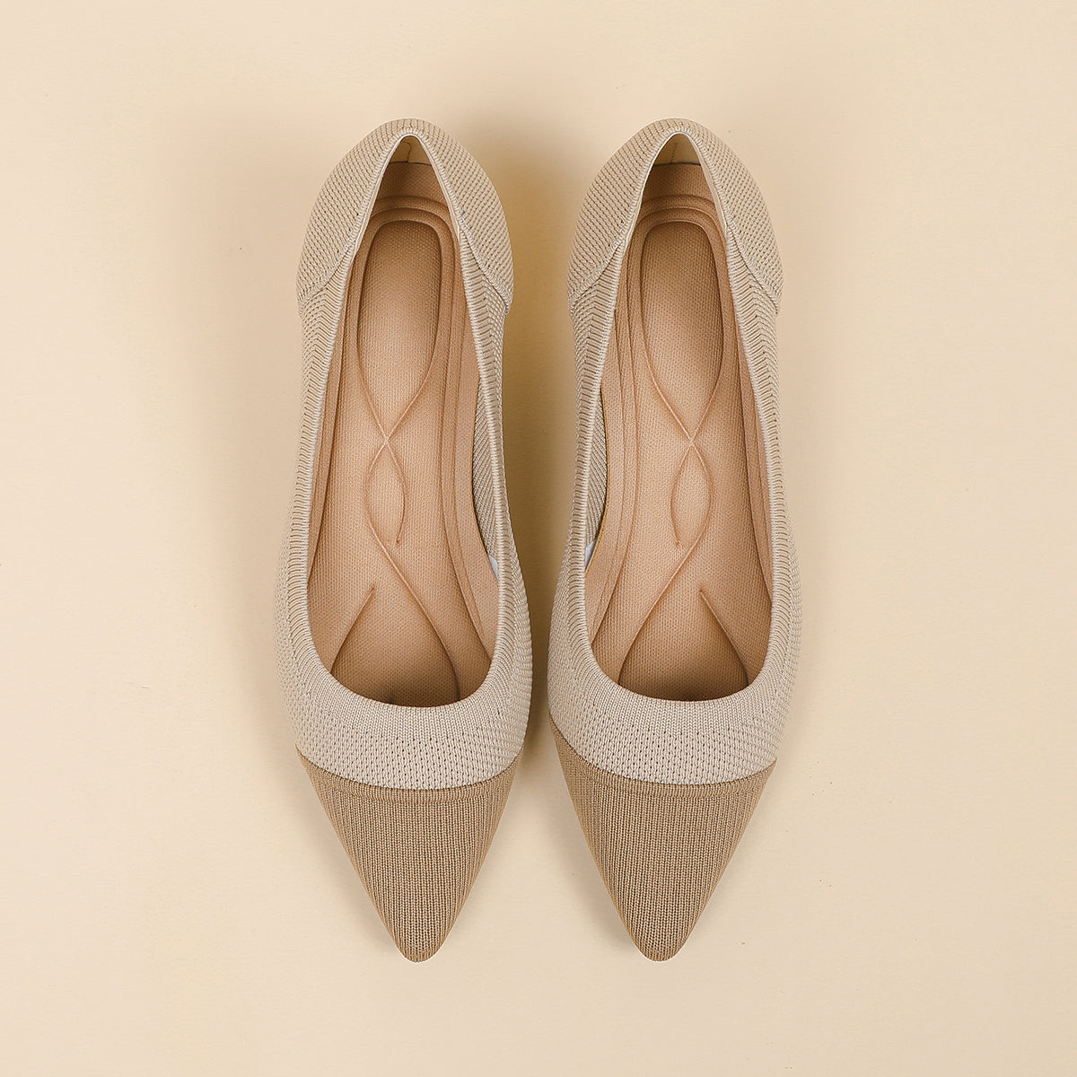 ポインテッドトゥ 浅口 4cmキトゥンヒール パンプス