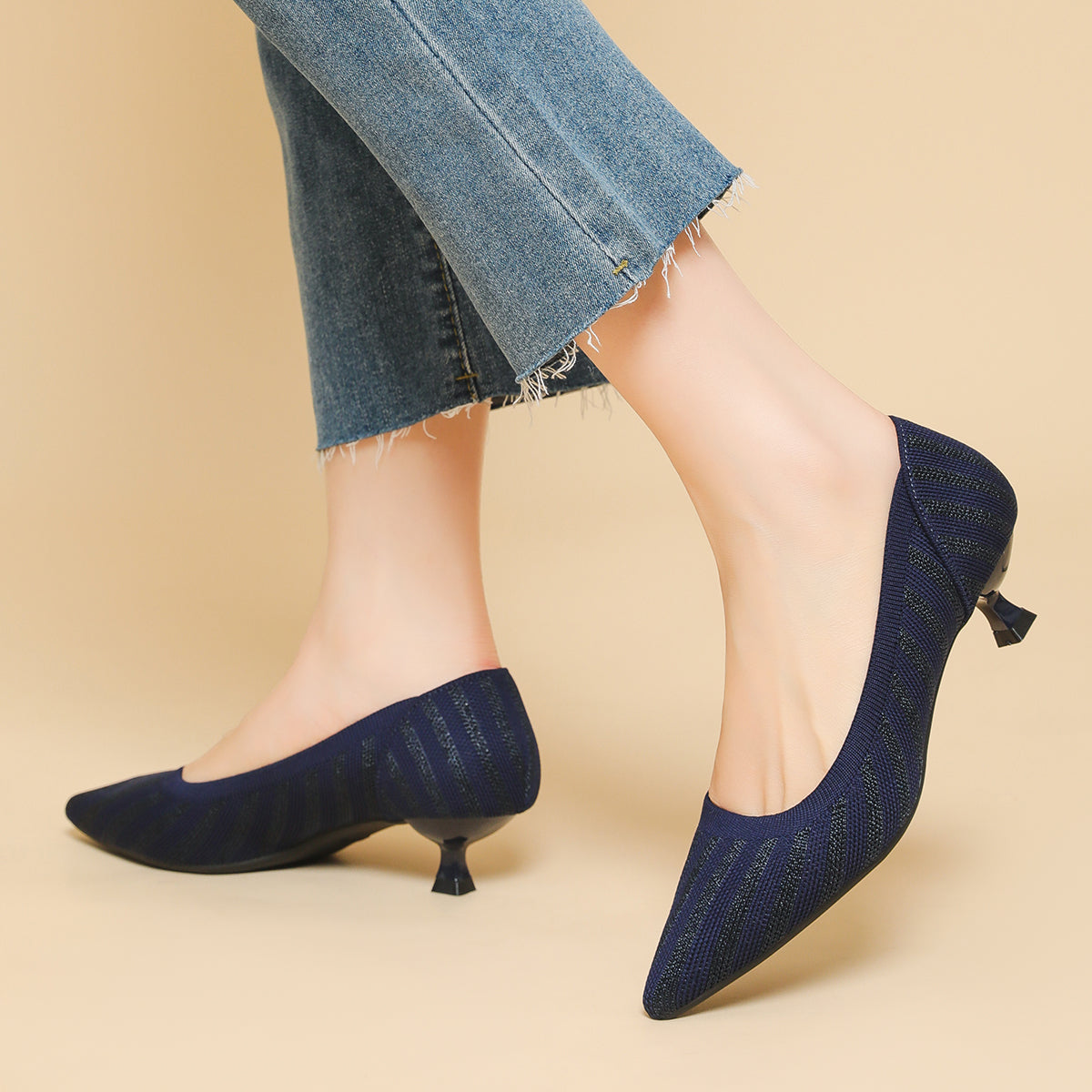 尖頭浅口 4cmキトゥンヒール パンプス