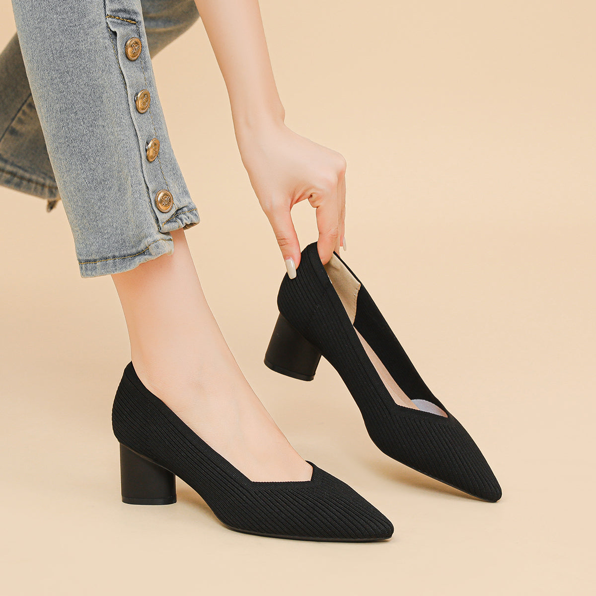 尖トゥVカット太ヒールパンプス(6cmヒール)