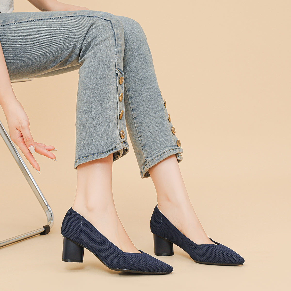 尖トゥVカット太ヒールパンプス(6cmヒール)