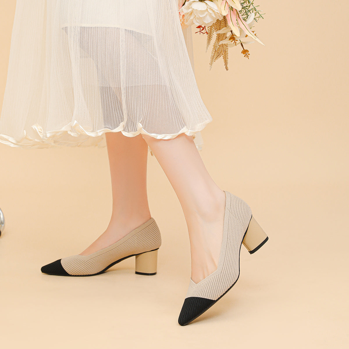 尖トゥVカット太ヒールパンプス(6cmヒール)