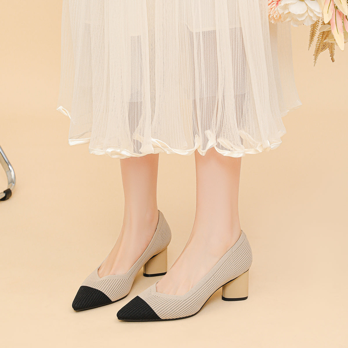 尖トゥVカット太ヒールパンプス(6cmヒール)