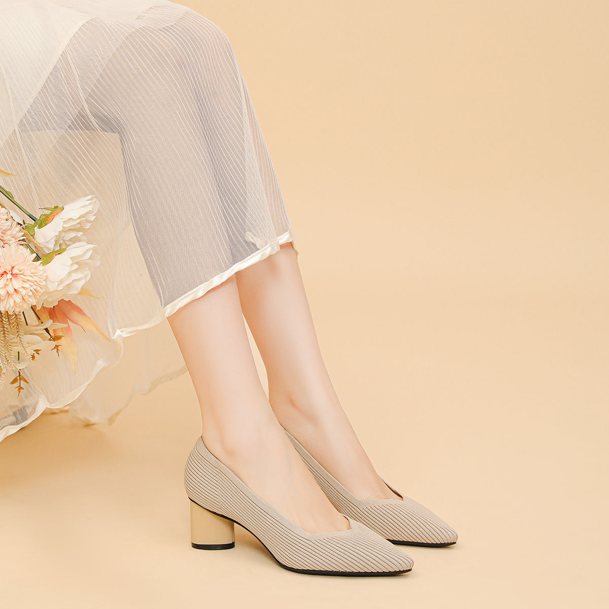 尖トゥVカット太ヒールパンプス(6cmヒール)