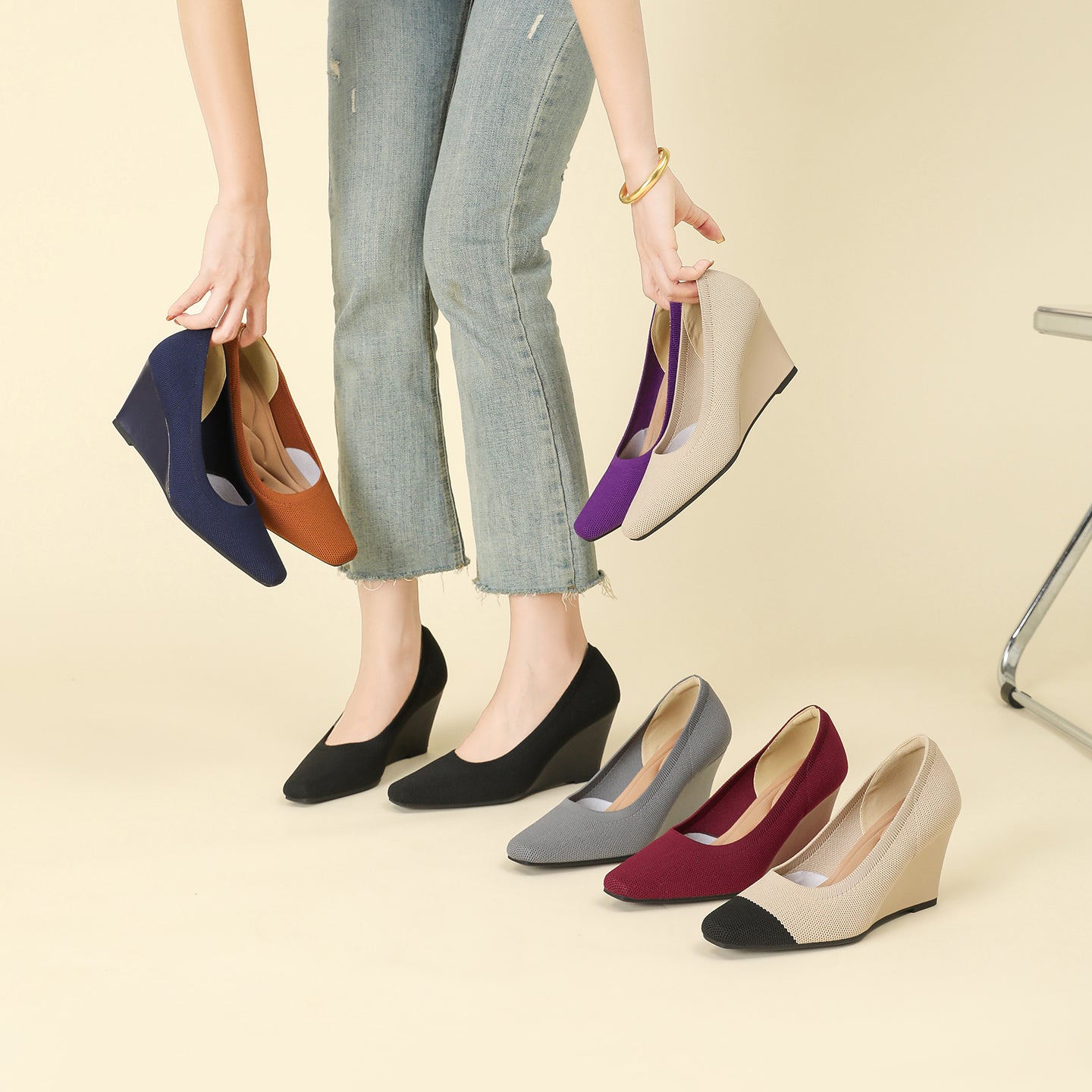 8cmウェッジヒールのストレッチニットパンプス