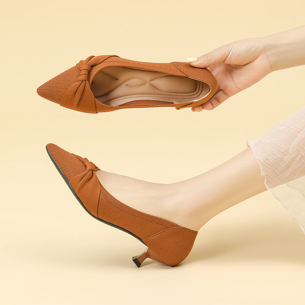 リボン付き ポインテッドトゥ キトゥンヒールパンプス レディース