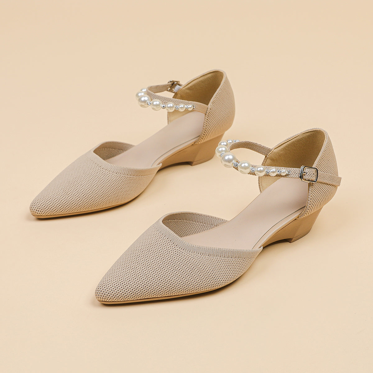 尖頭パールストラップウェッジヒールシューズ