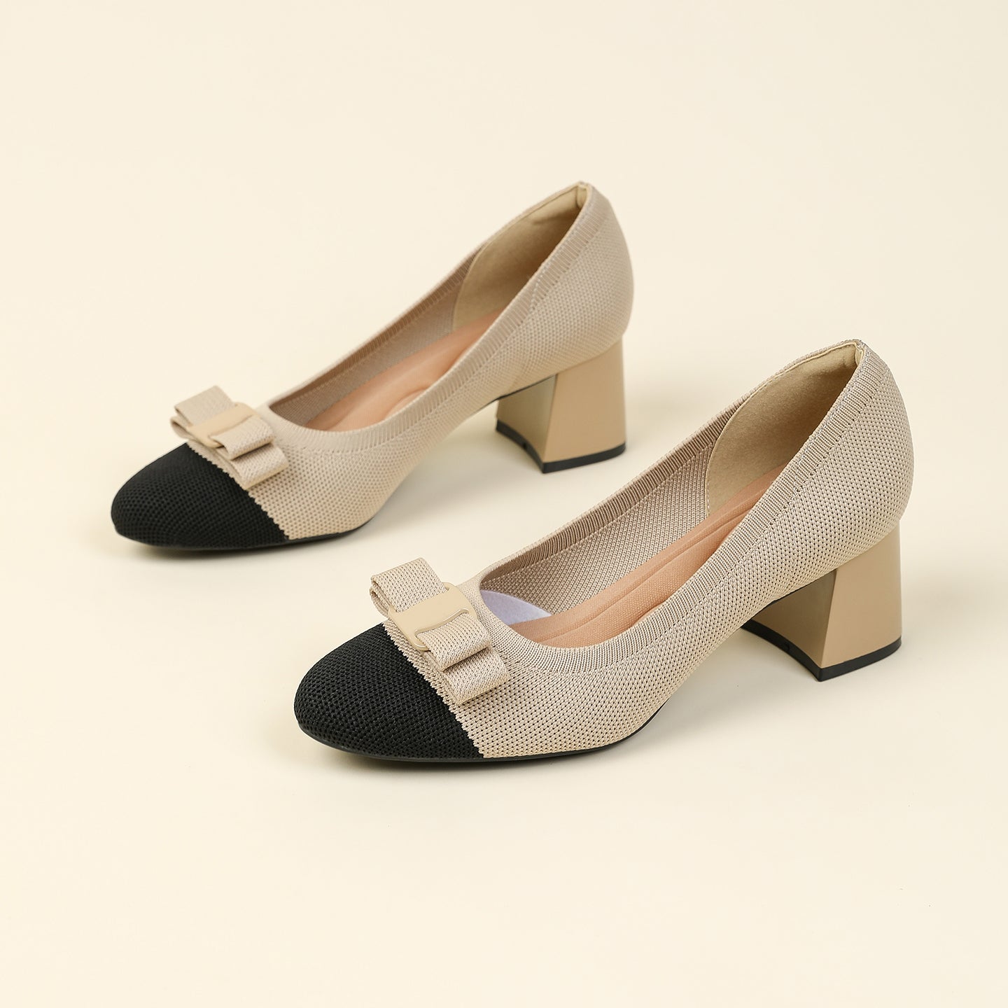 リボン付きチャンキーヒールパンプス