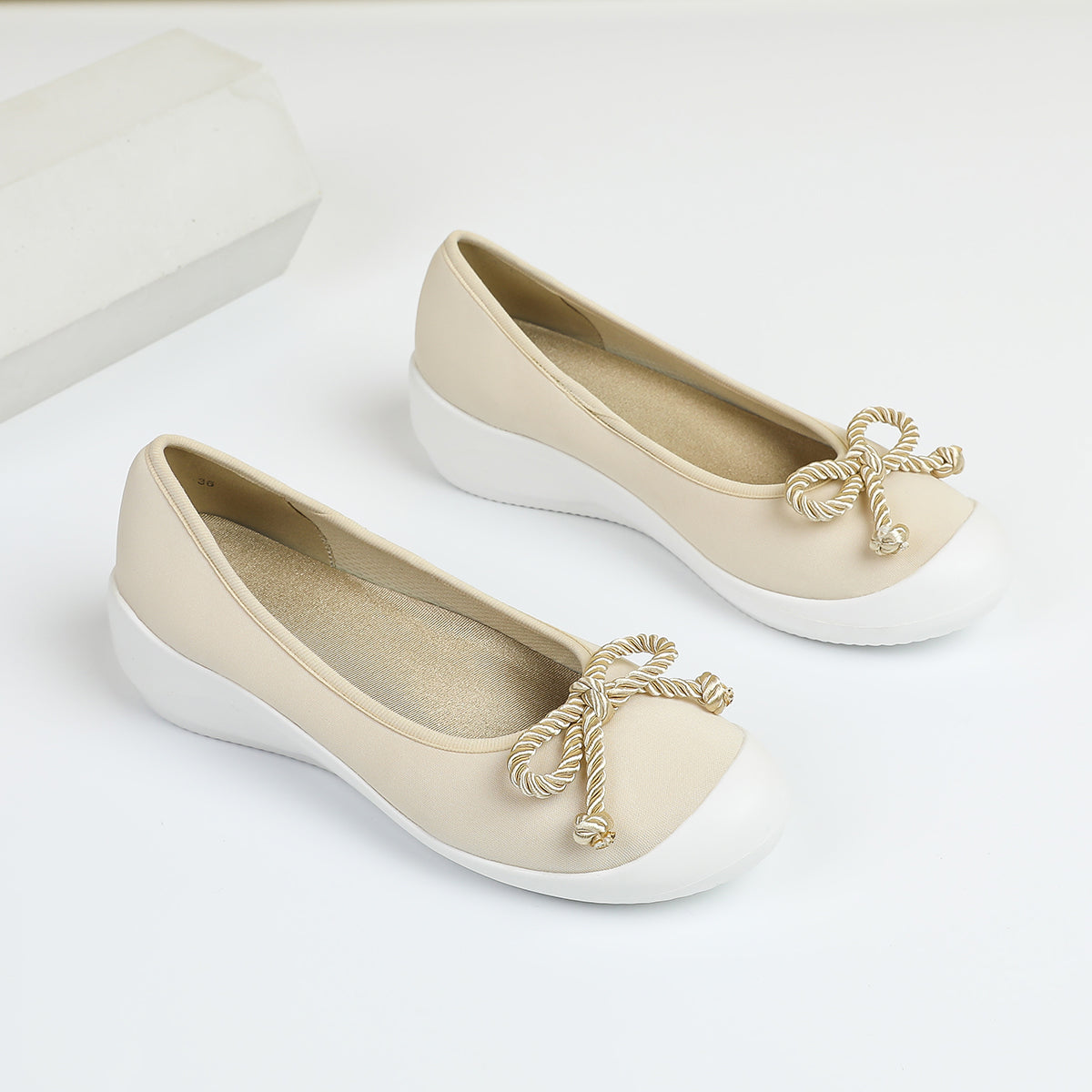 リボンデザイン ラウンドトゥ ウェッジシューズ