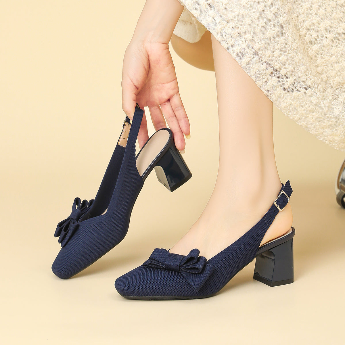 スクエアトゥ 蝶結び付き 太ヒール サンダル レディース