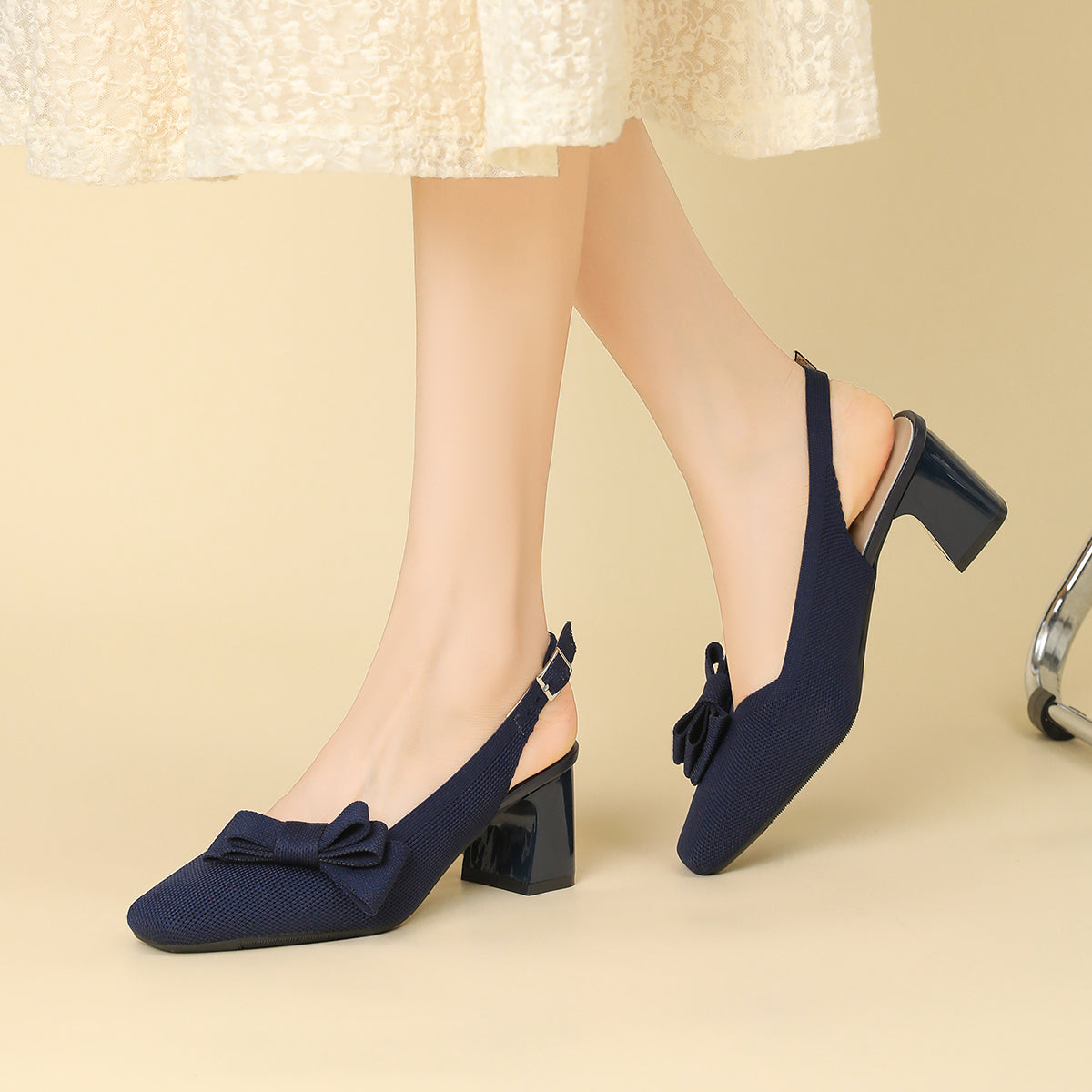 スクエアトゥ 蝶結び付き 太ヒール サンダル レディース