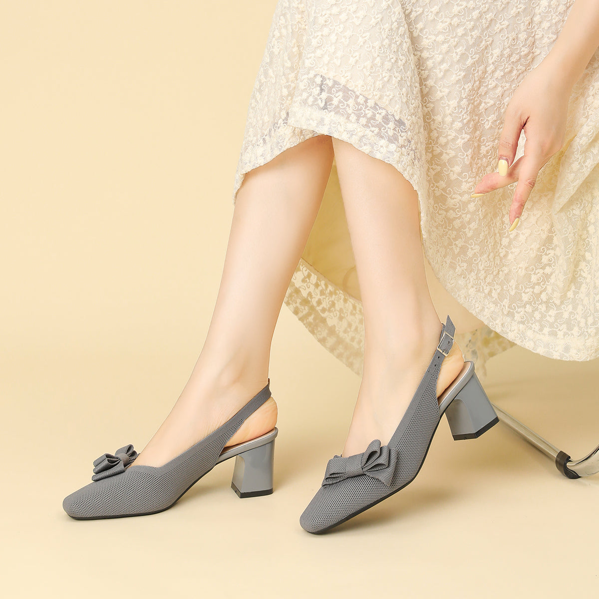 スクエアトゥ 蝶結び付き 太ヒール サンダル レディース