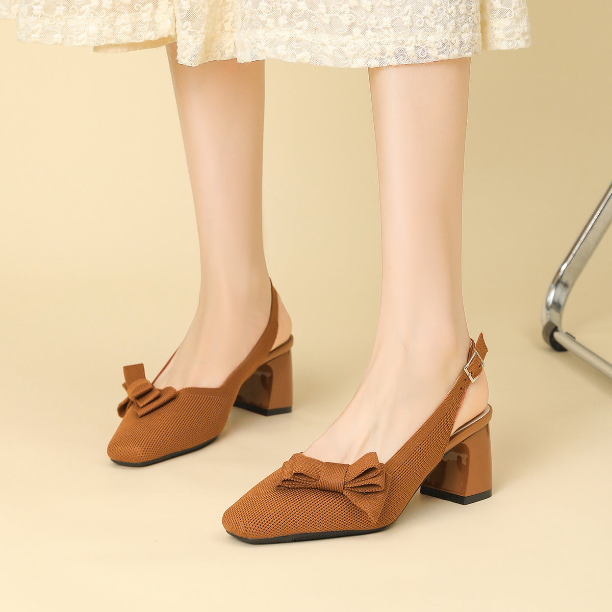 スクエアトゥ 蝶結び付き 太ヒール サンダル レディース