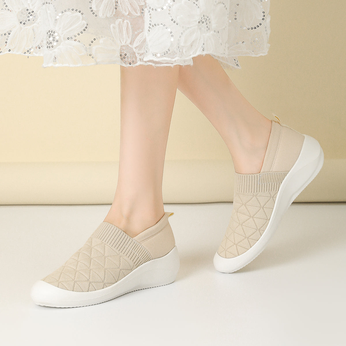 厚底軽量ウェッジスニーカー 包頭タイプ レディース