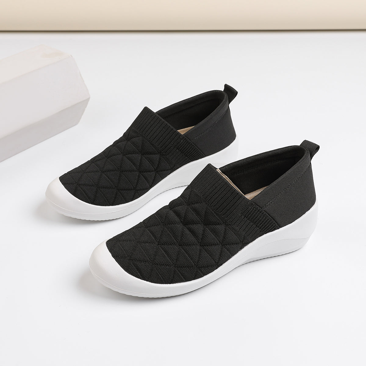 厚底軽量ウェッジスニーカー 包頭タイプ レディース