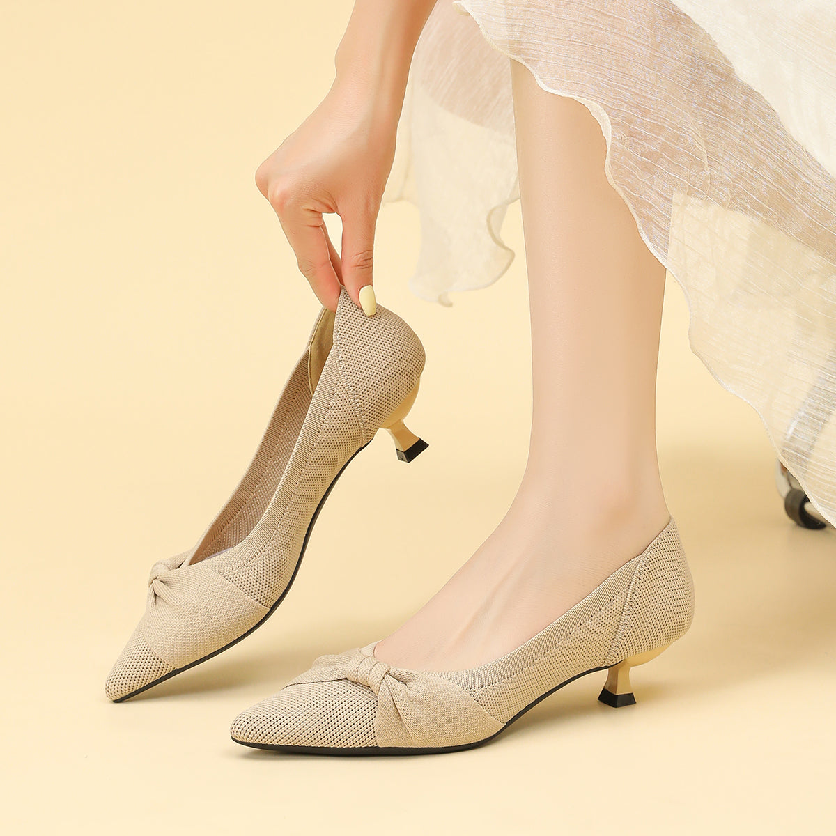 リボン付き ポインテッドトゥ キトゥンヒールパンプス レディース
