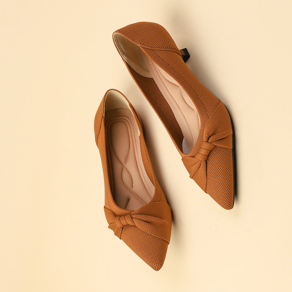 リボン付き ポインテッドトゥ キトゥンヒールパンプス レディース