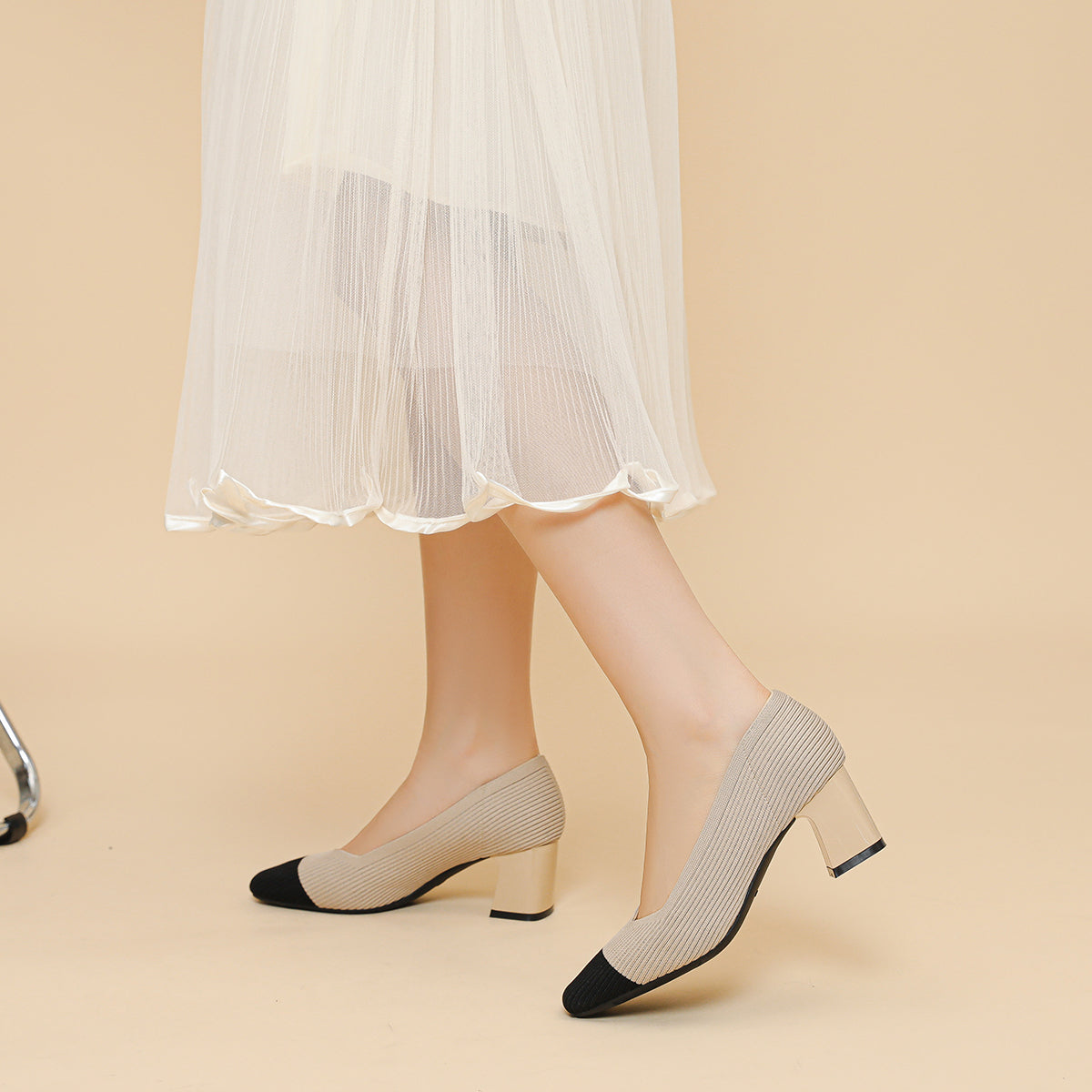 スクエアトゥVカット粗ヒールパンプス(6cmハイヒール)