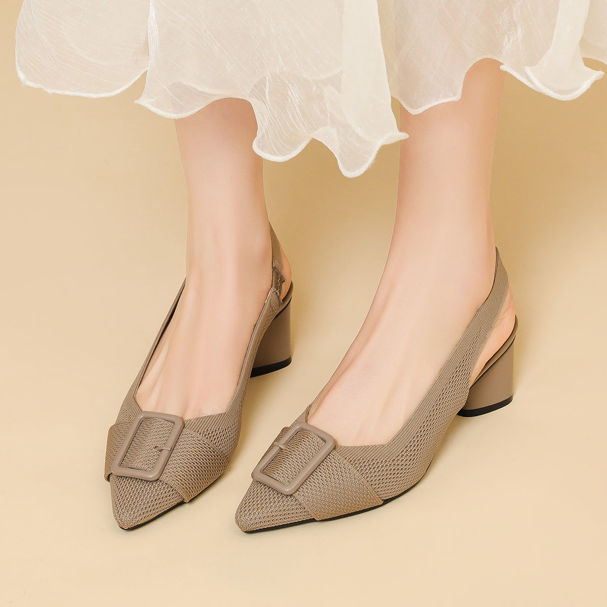 ポインテッドトゥ 浅口 太ヒールサンダル