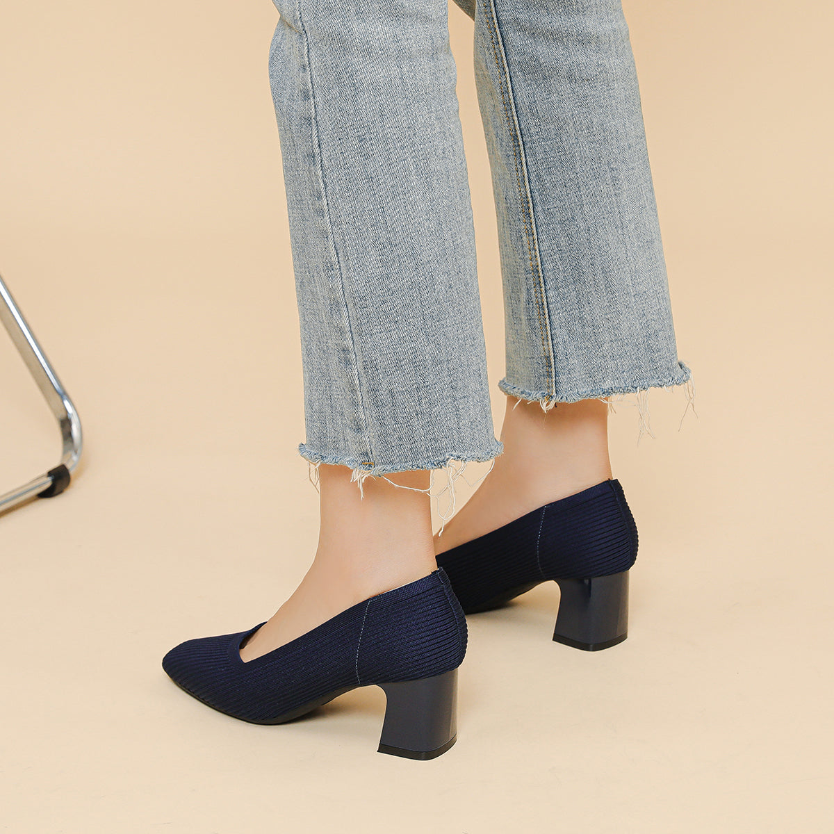 スクエアトゥVカット粗ヒールパンプス(6cmハイヒール)