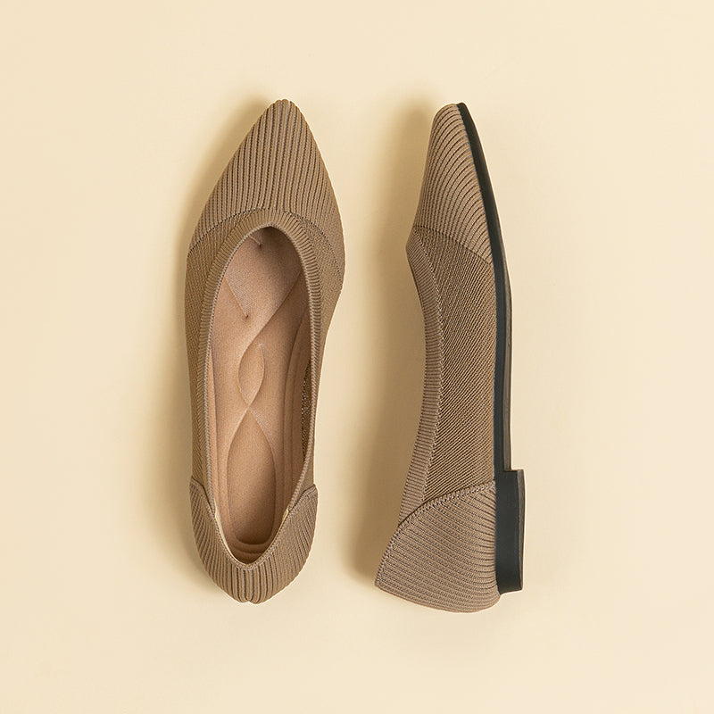 尖頭鏤空フラットシューズ