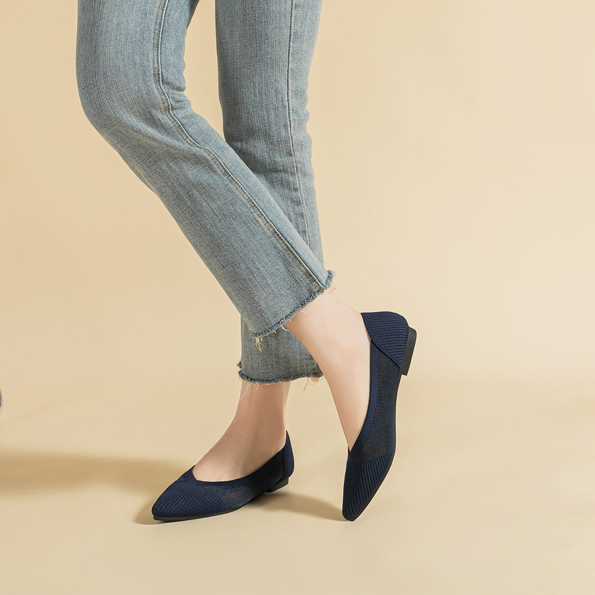 尖頭鏤空フラットシューズ