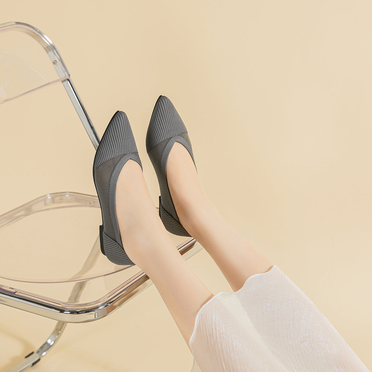 尖頭鏤空フラットシューズ