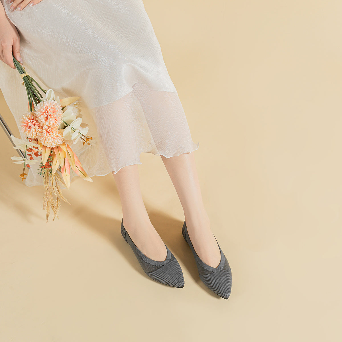 尖頭鏤空フラットシューズ