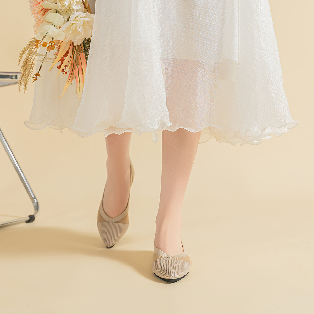 尖頭鏤空フラットシューズ