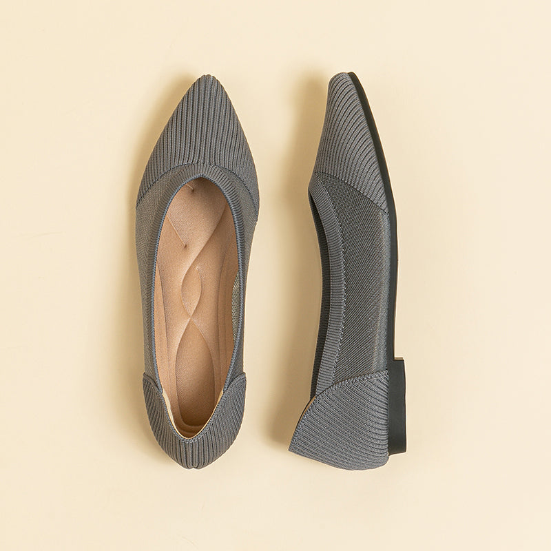 尖頭鏤空フラットシューズ