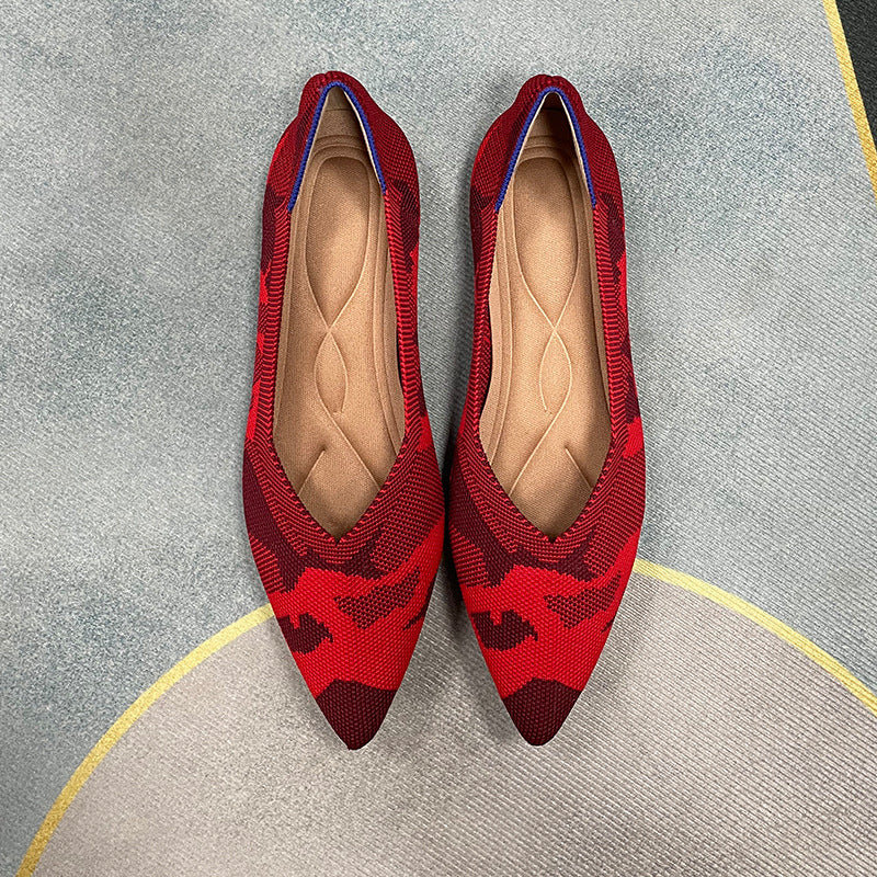 尖ったトゥの浅口フラットシューズ・シングルシューズ