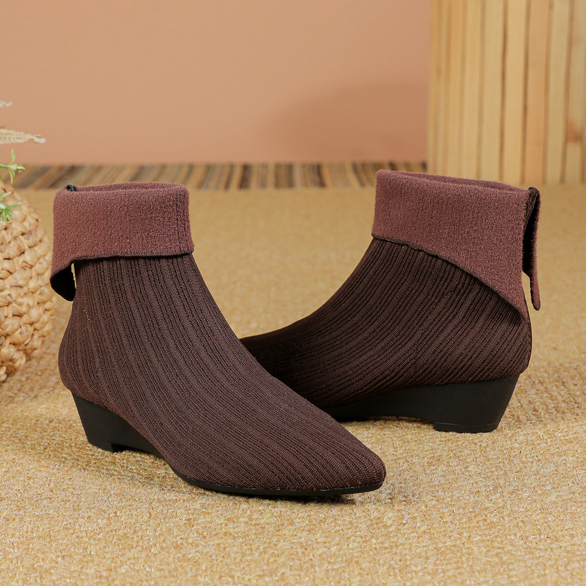 尖頭フレアカフススエード風ウェッジブーティ