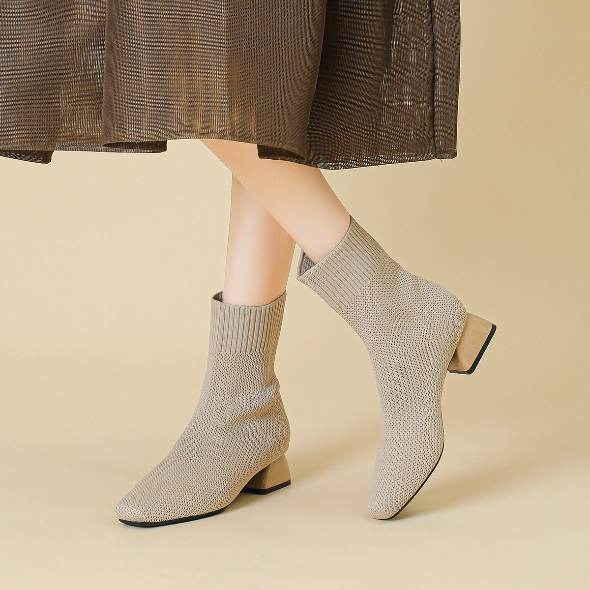 スクエアトゥ通気性ファブリック3cmヒールショートブーツ
