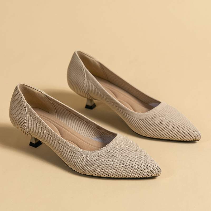 尖ったトゥの浅口プリンセスパンプス・ミドルハイヒール