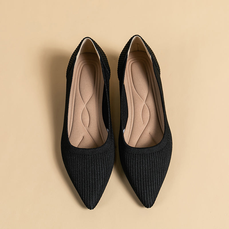 尖ったトゥの浅口プリンセスパンプス・ミドルハイヒール