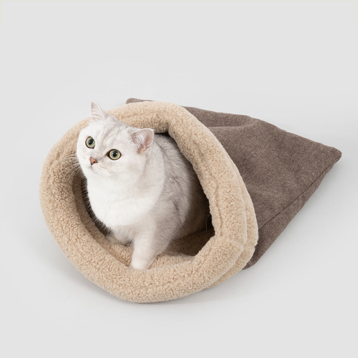 猫用寝袋｜裏起毛・厚手・半密閉型・包み込むあったかベッド