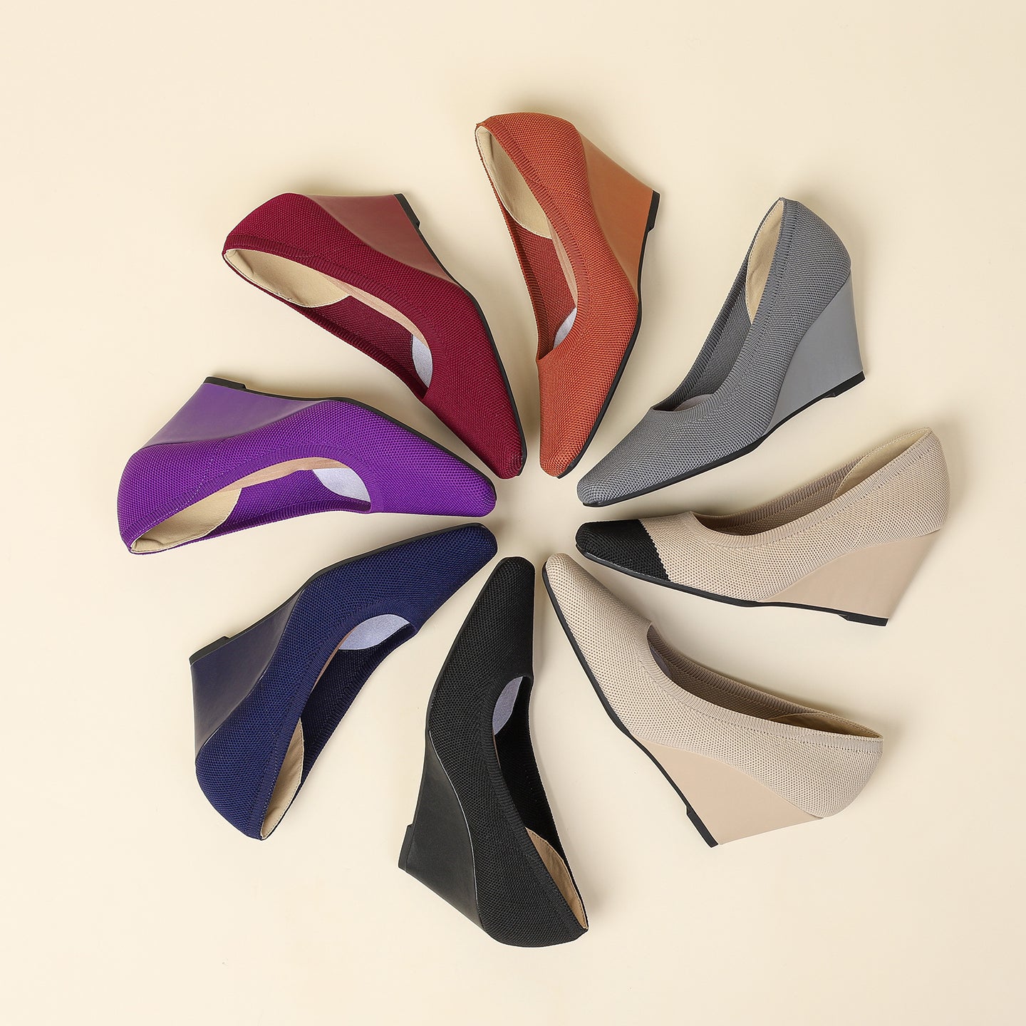 8cmウェッジヒールのストレッチニットパンプス