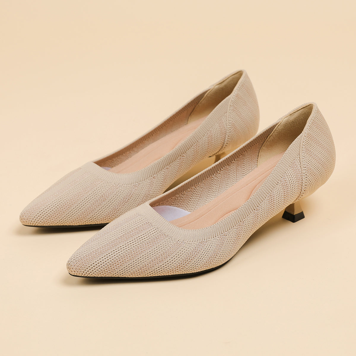 尖頭浅口 4cmキトゥンヒール パンプス