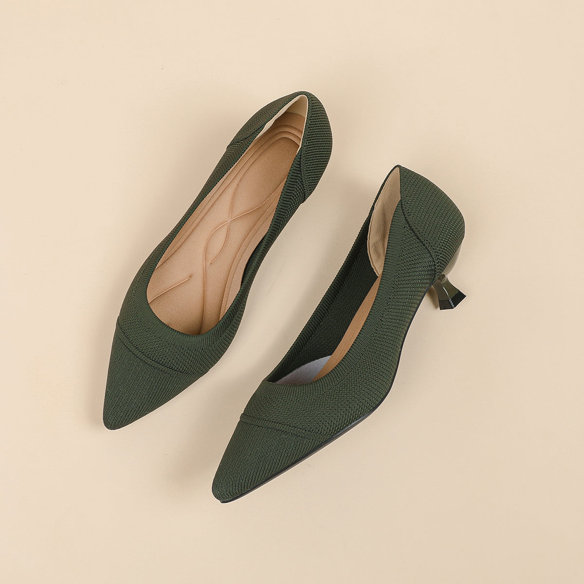 ポインテッドトゥ 浅口 4cmキトゥンヒール パンプス