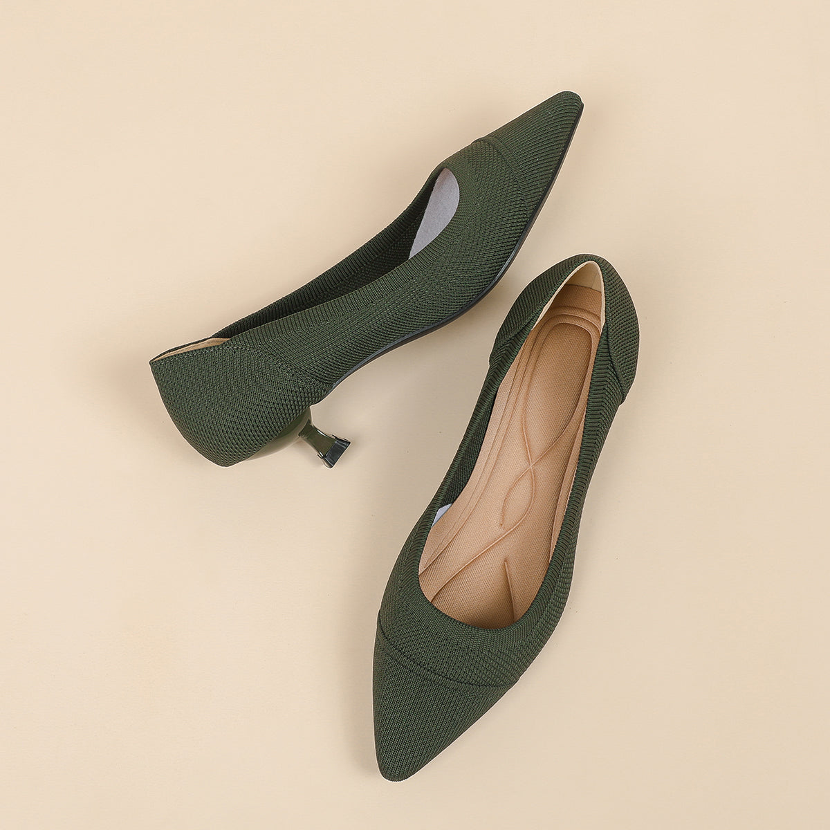 ポインテッドトゥ 浅口 4cmキトゥンヒール パンプス