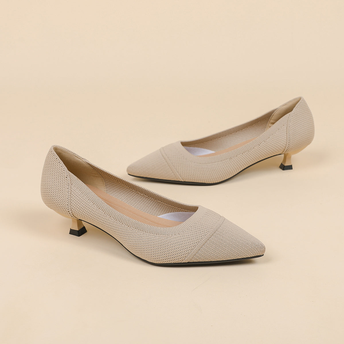 ポインテッドトゥ 浅口 4cmキトゥンヒール パンプス