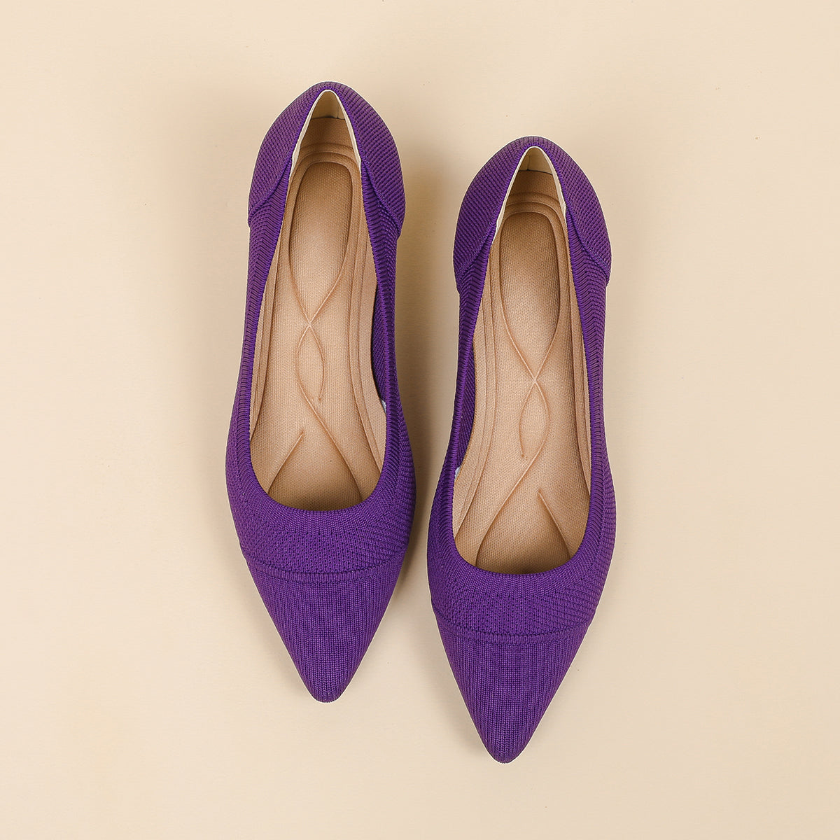 ポインテッドトゥ 浅口 4cmキトゥンヒール パンプス