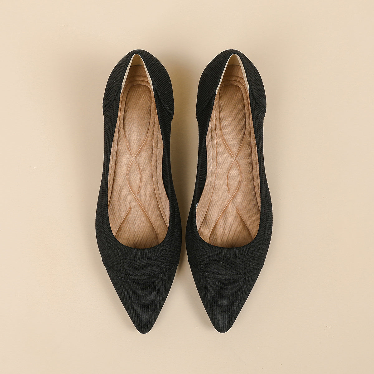 ポインテッドトゥ 浅口 4cmキトゥンヒール パンプス